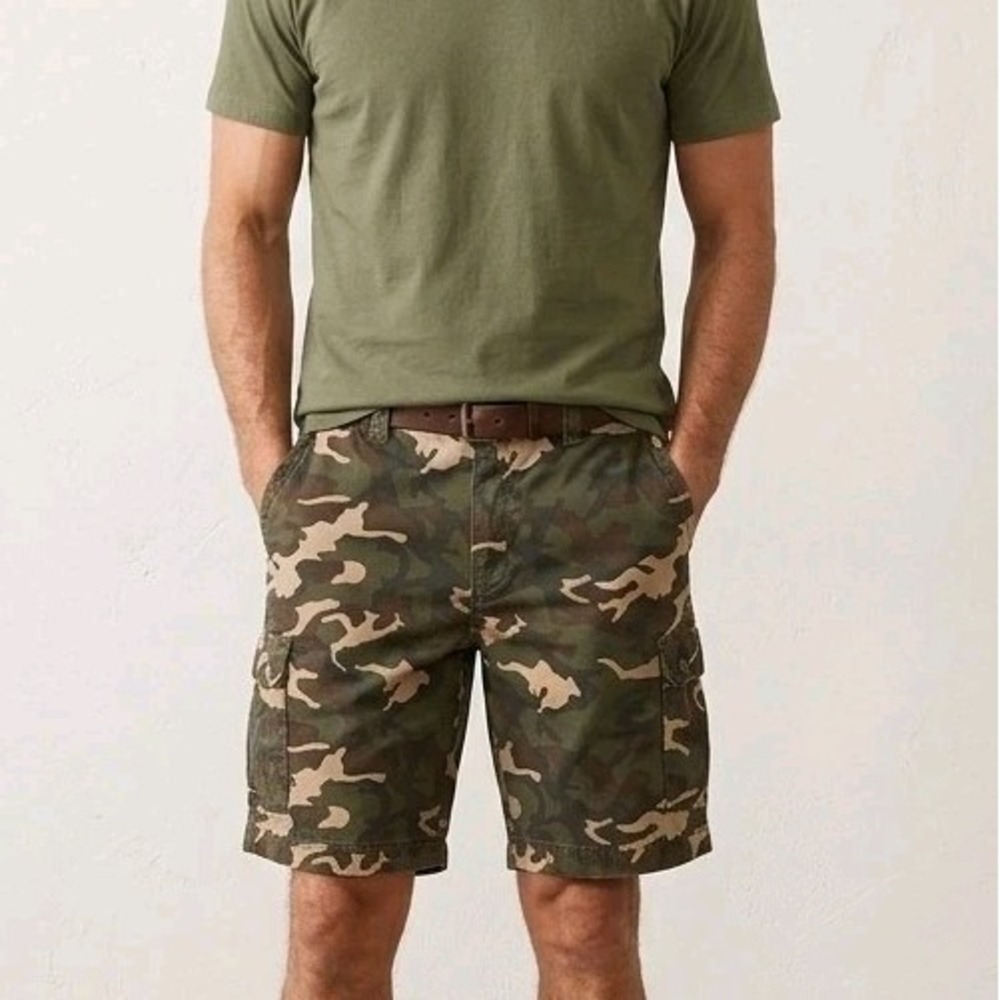 St Johns Bay Shorts Men's Sz 42 Camouflage Cargo Comfort Stretch Dadcore Utility